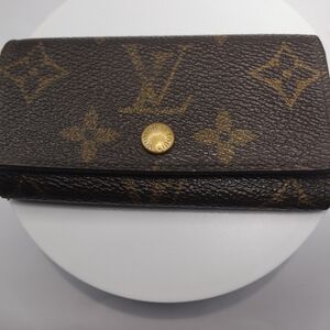 Louis Vuitton 4 Key Holder Case